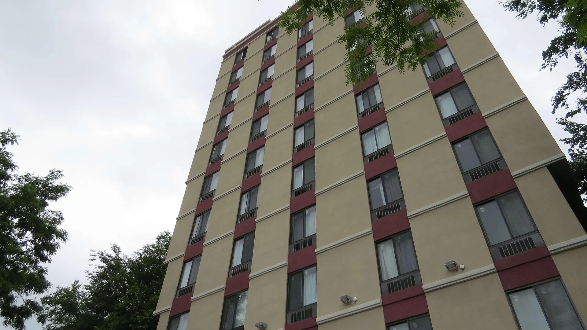 Best Western Plus Stadium Inn New York