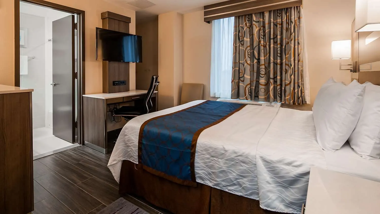 Best Western Plus Stadium Inn New York