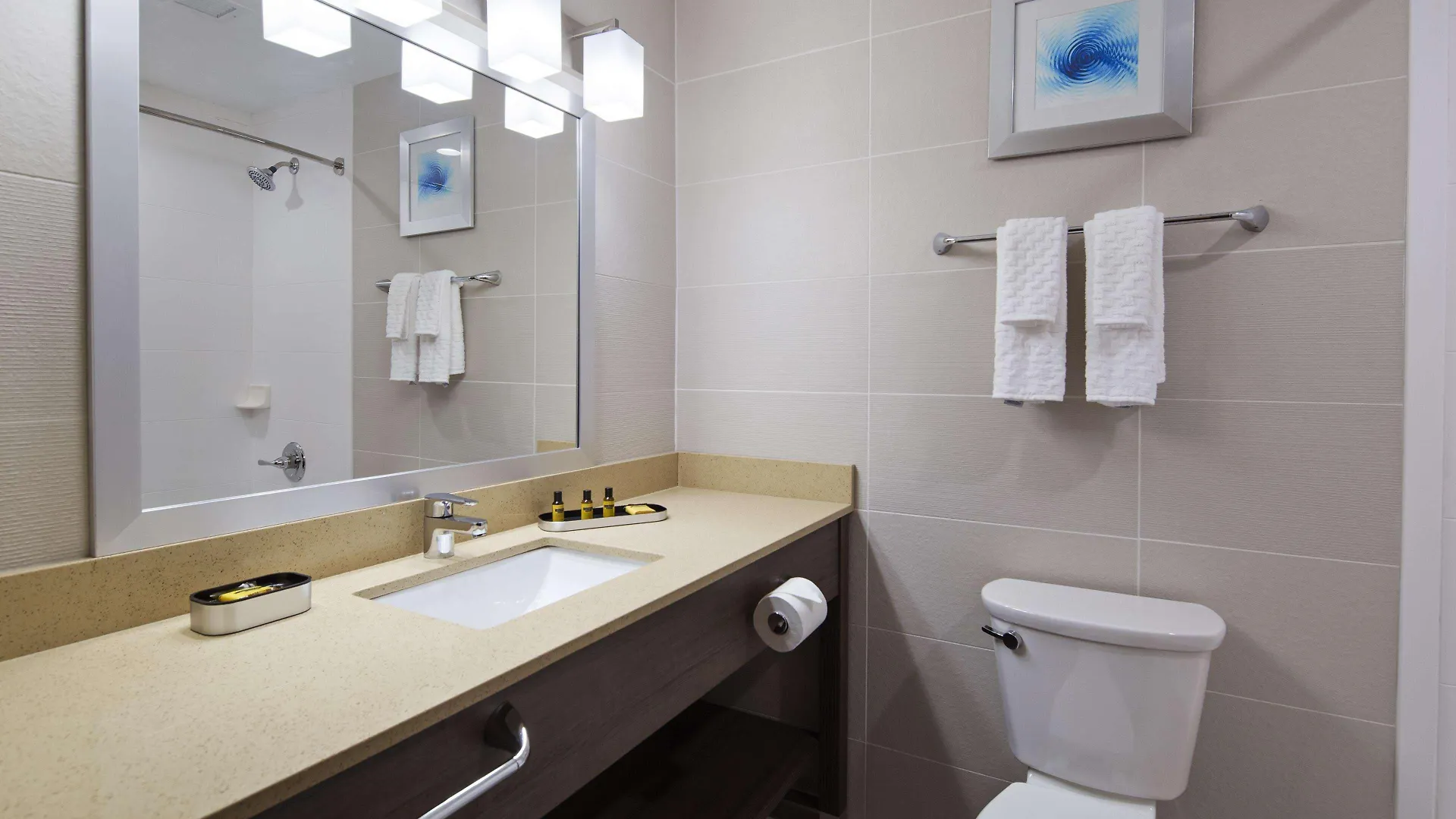 מלון ניו יורק Best Western Plus Stadium Inn